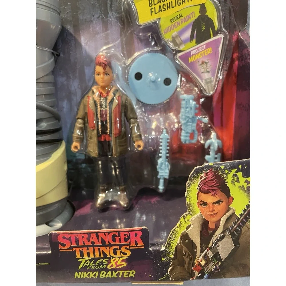 NEW Netflix Stranger Things Tales from '85 Flashlight Nikki Baxter & Accessories
